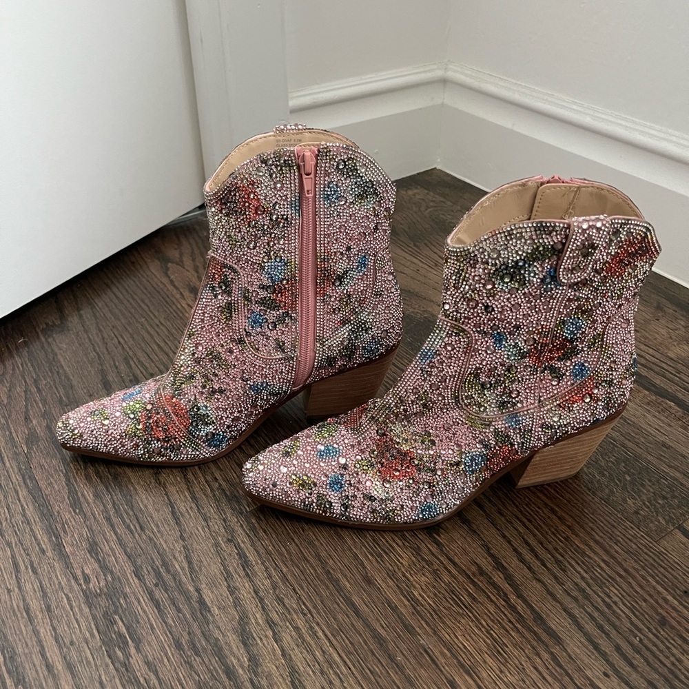 Betsey Johnson Diva F Cowboy Rhinestone Ankle Boots Booties, 8.5, Pink Floral - Picture 7 of 9